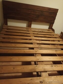 paletová manželská postel - 2