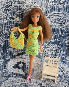 Barbie - šatičky s kabelkou na panenku, zeleno-žluté - 2