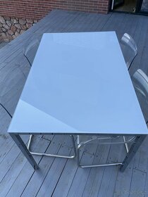 Jídelní skleněný stůl a 4 židle - 2