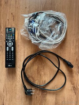 Televize LG 32LC3R 80 cm - 2