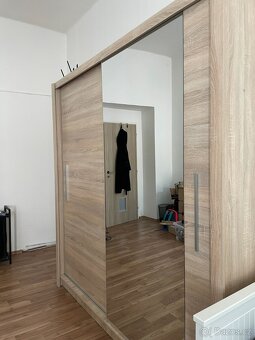 Šatní skříň - 2