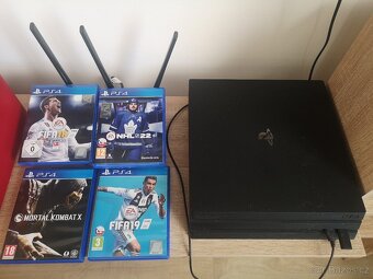 PS 4 PRO 1TB - 2