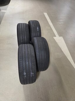 Michelin 235/45 R18 - 2