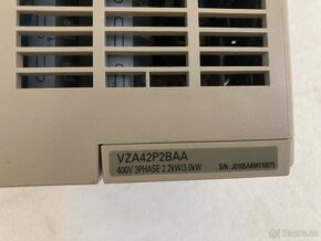 Měnič OMRON YASKAWA inventor V1000 VZA42P2BAA - 2