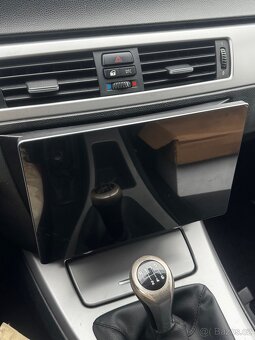 BMW E90 rádio - 2