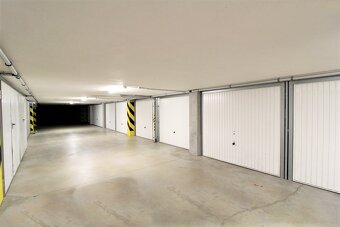 Byt 3+kk s balkonem a možností garáže v domě – Riegrova - 2