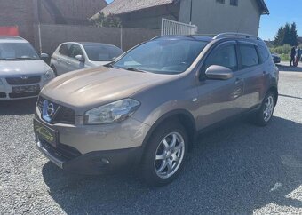 Nissan Qashqai 2.0i 4x4 TEKNA 7 míst benzín manuál 104 kw - 2