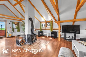 Prodej dvou rodinných domů 336 m2 a 160 m2 s pozemkem 8014 m - 2