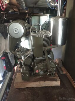 Vojenský stabilní motor TYP ZB7 - A - 2