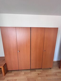 Kancelářské skříně 8ks - 2