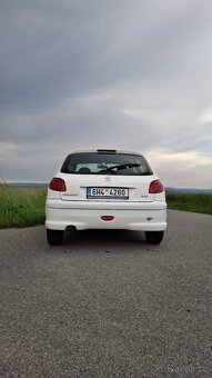 Peugeot 206 1.4 i (55 kW) - 2