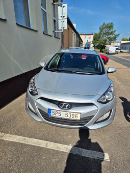 Prodám Hyundai i30 1.6CRDi 81kW Kombi r.v. 2013 - 2