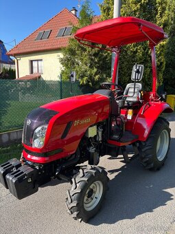 Traktor DF 304G2, 4x4 - 2