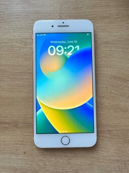 iPhone 8 Plus 64GB 100% Baterie - 2