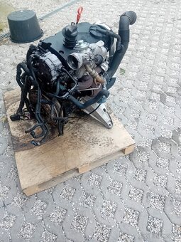 Motor 1,9 tdi 77kw Typ: AXB Transporter T5 - 2
