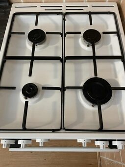 Plynový sporák s elektrickou troubou - 2