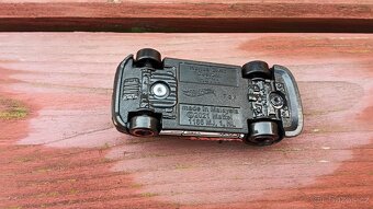 Stare zapalovače ,nůžky ,hodinky ,autíčka . - 2