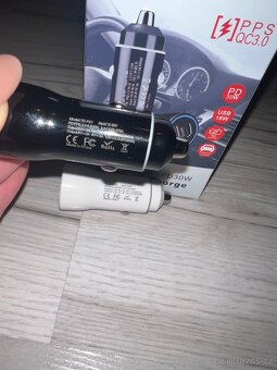 Autoadaptér do auta – USB + USB-C (30W) - 2