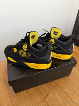 Nike AIR JORDAN 4 RETRO Thunder - 2