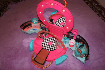 L.O.L. Surprise Kadeřnický salón bez panenky - 2