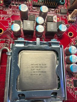 MSI G31TM-P35 + Intel Pentium E5200 + 2x2GB DDR2 - 2