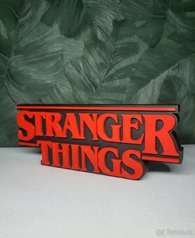 Stranger Things nápis - 2