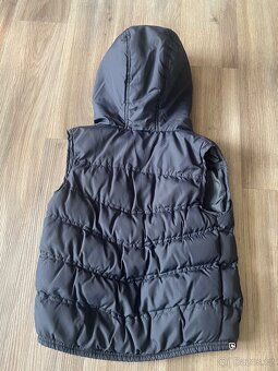 Chlapecká vesta 8-10 let - 2