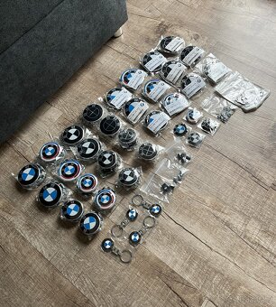 BMW ZNAKY, LOGA , EMBLÉMY, KRYTY..... - 2