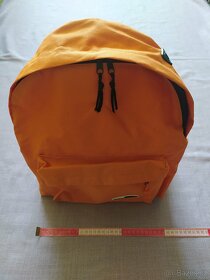 Oranžový batoh - 2