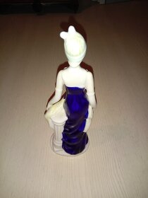 Porcelánová soška 23cm dívka - 2