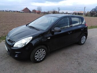 HYUNDI i20  1,2-16V benzin 57 KW, rv 2012  KLIMA - 2