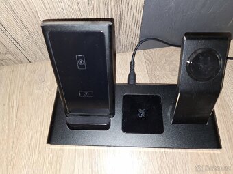 Prestigio ReVolt A7 bezdrátová nabíjecka 3v1 černá - 2