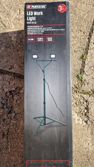 Pracovní LED svítidlo se stativem - 2