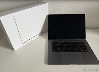 Apple MacBook Air 15palcový / M2 - 2