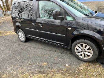 VW Caddy 1.6 Tdi černá metal - 2