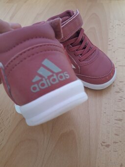 Snikersy značky Adidas, rozměr 21 - 2