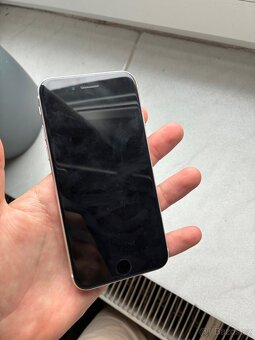 iPhone SE 2020 - 2