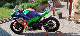 Prodám závodní Kawasaki ninja 400 - 2