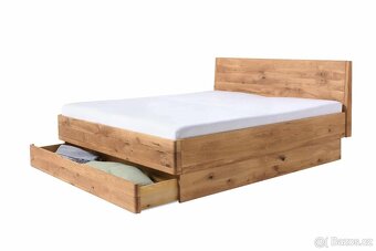 Prodám masivní dubovou postel 160cm s úložným prostorem - 2