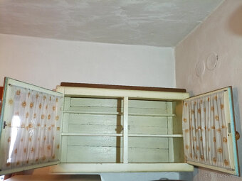 Starožitná skříňka - 2