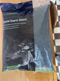 Pisek černý 10kg - 2