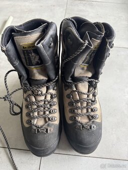 trekové boty značky La Sportiva - 2
