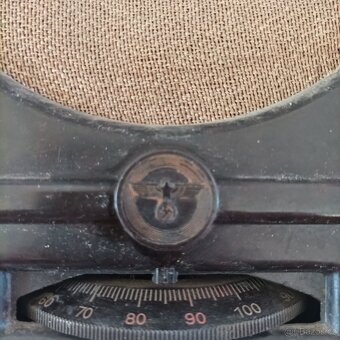 Staré poválečné rádio s orlicí "Goebbelsova tlama" - 2