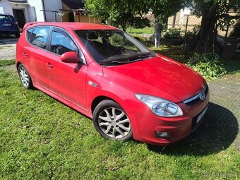 Hyundai i30 1.6crdi-85kw digiklima, servisované vozidlo - 2