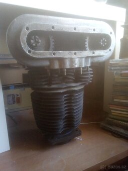 PRAGA 500 BD VRCH MOTORU PŘEVODOVKA - 2