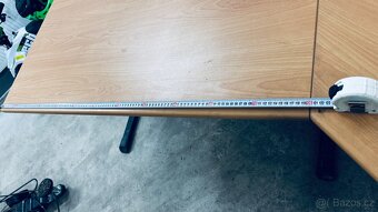 Veliký rohový kancelářský stůl - 2