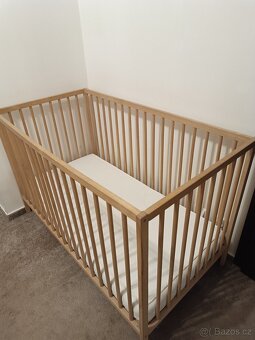 Dětská postýlka i s matrací - 2