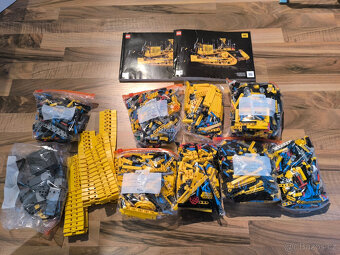 LEGO Technic 42131 Buldozer Cat D11 - 2