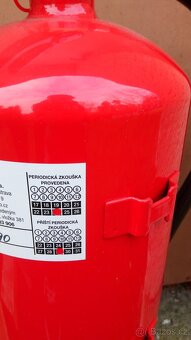 Hasící přístroj práškový - 2