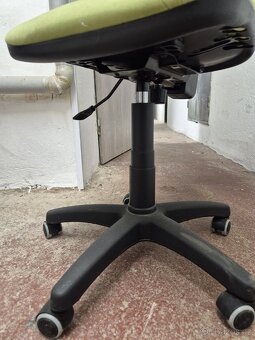 Kancelářská židle - 2